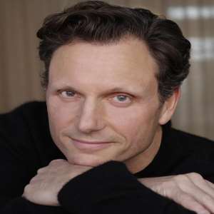 Tony Goldwyn